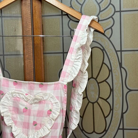 Hot Topic Pink Strawberry Gingham Heart Bib Shortalls Overalls Milk Maid Size L - Picture 7 of 13